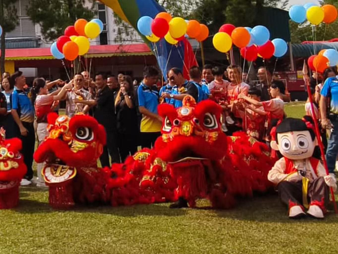 Dato' Fam Chee Way — SJKC Kulai Besar carnival balloon release