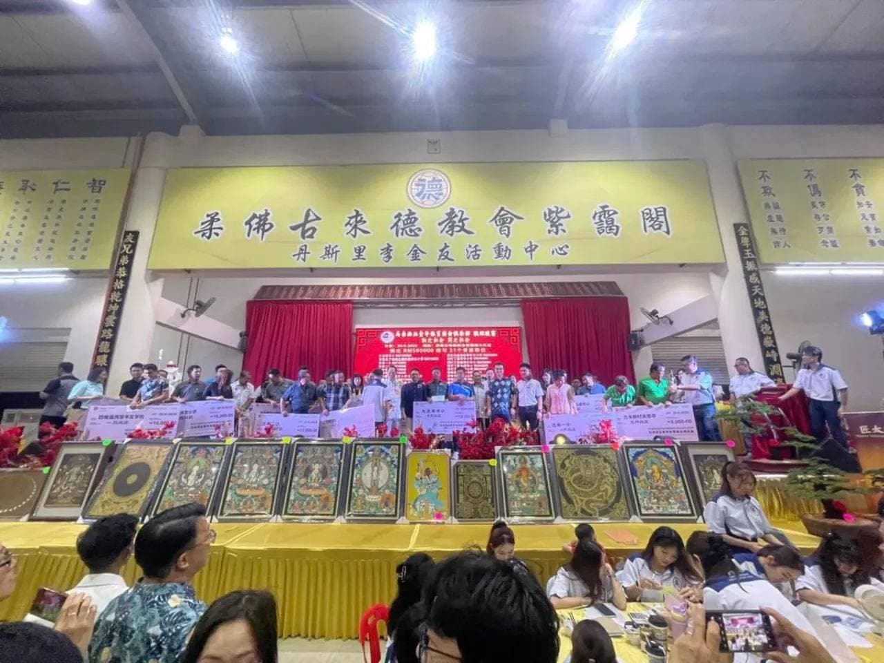 Dato' Fam Chee Way helping schools and communities in Johor Malaysia